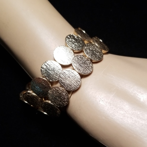 NWT Goldtone Textured Metal Stretch Bracelet Set - Picture 6 of 9